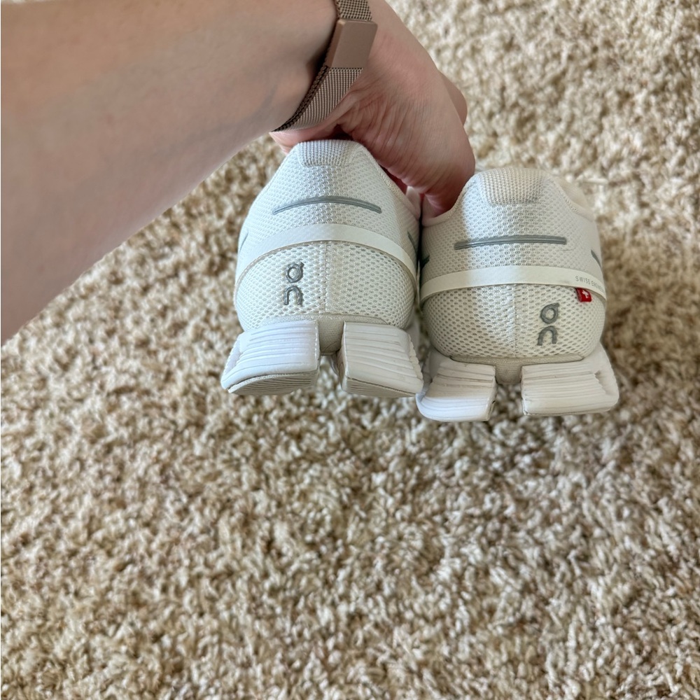 On Running Women's White/Cream Cloudflow Sneakers - Picture 5 of 7
